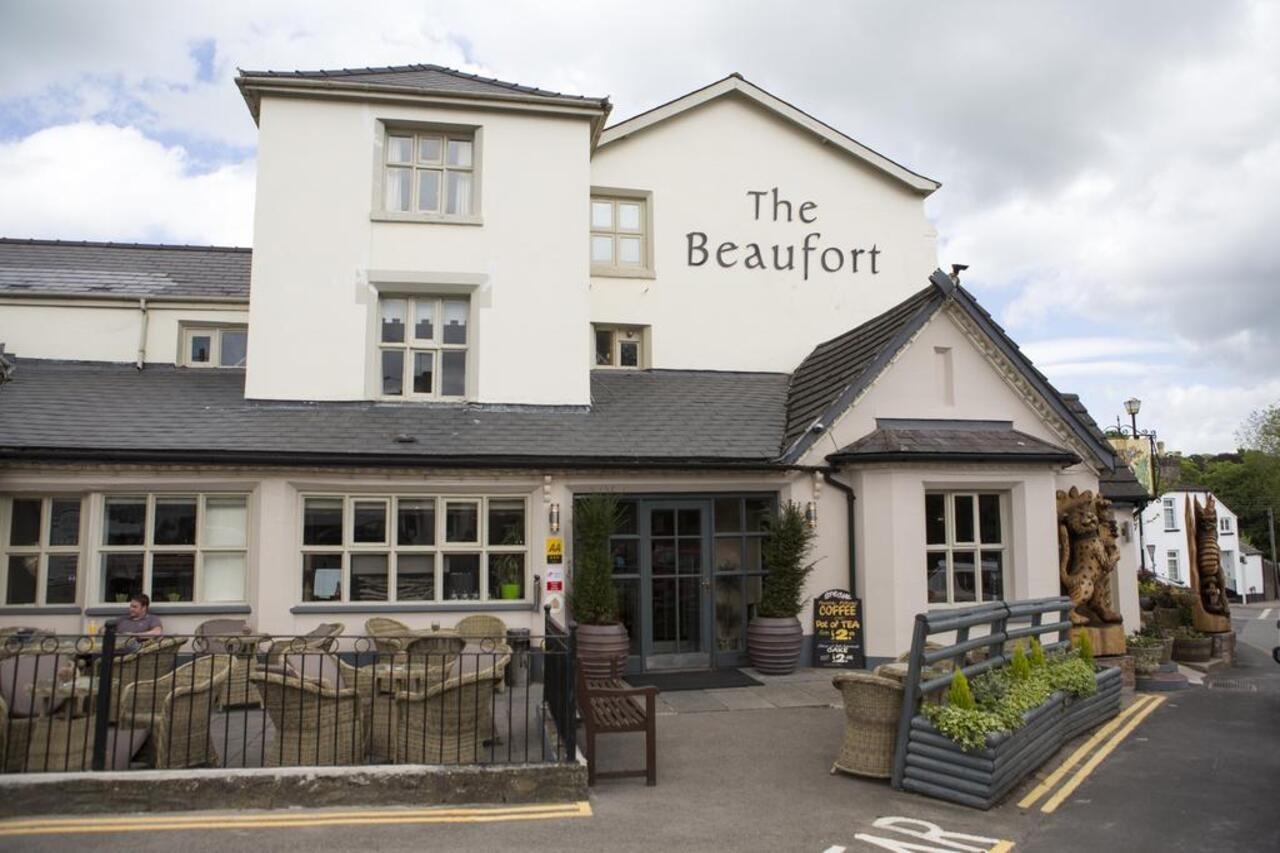 The Beaufort, Raglan Hotel Buitenkant foto